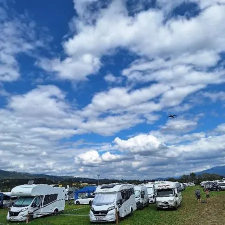 Kaltenbrunner 64m2 Stellflaeche 营地 Spielberg Bei Knittelfeld