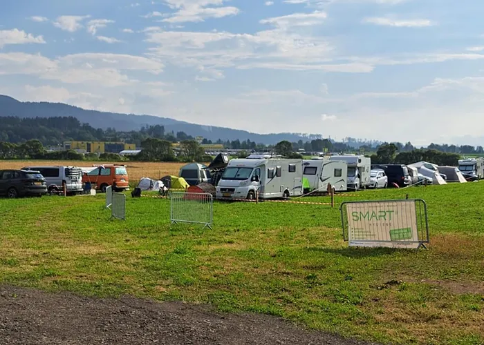 Kaltenbrunner 64m2 Stellflaeche مكان تخييم Spielberg Bei Knittelfeld