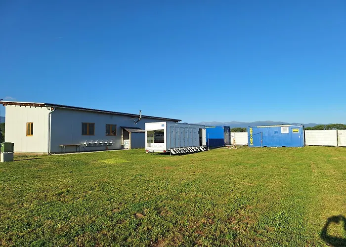 Kaltenbrunner 64m2 Stellflaeche مكان تخييم Spielberg Bei Knittelfeld